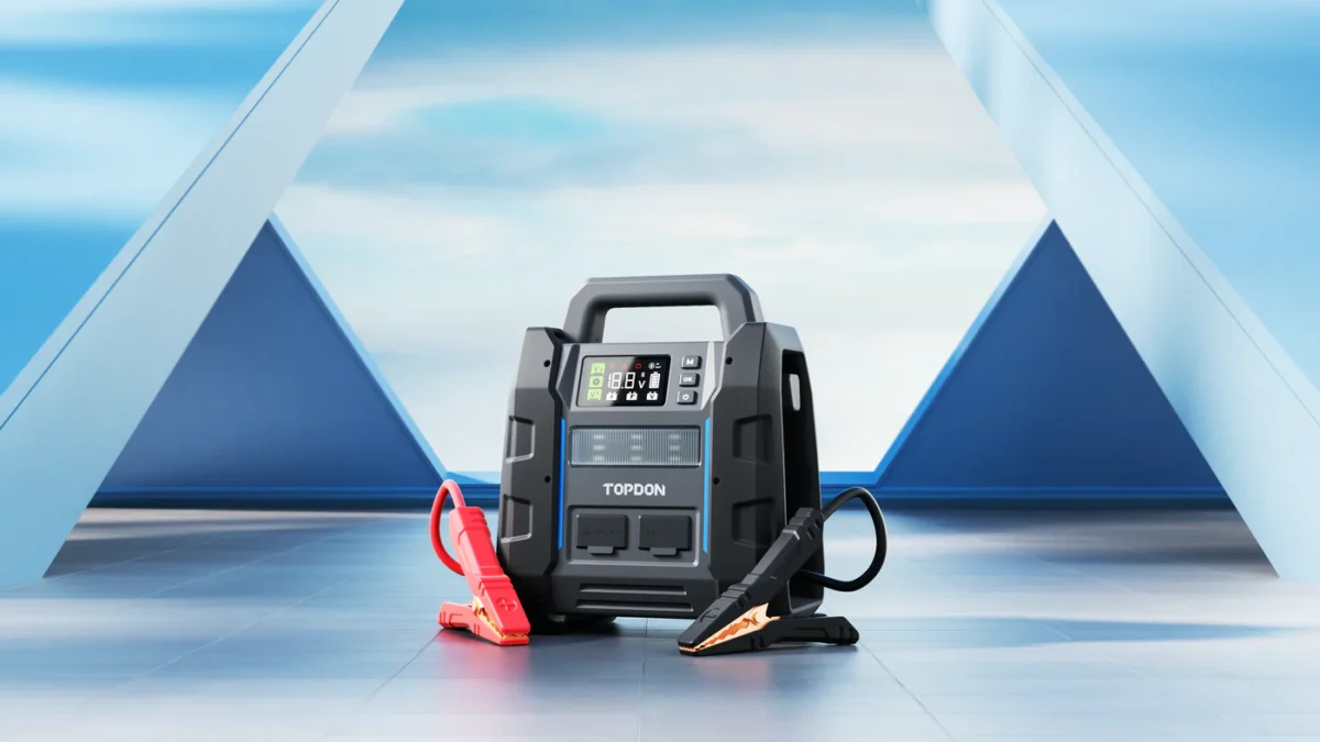 Démarreur professionnel V4500 Plus 500 lumens LED IP65 boîtier robuste pince cuivre cables renforcés Bluetooth