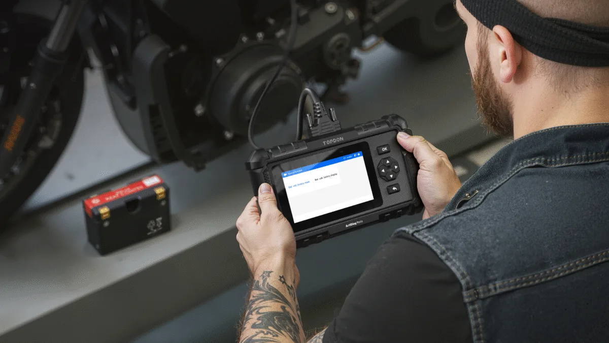 Scanner diagnostic moto professionnel TOPDON ArtiDiag Moto 15 marques BMW Honda Harley écran tactile 5 pouces