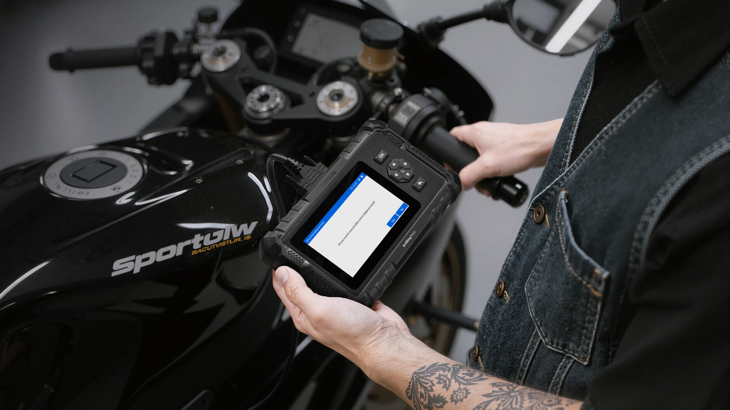 Outil diagnostic moto professionnel ArtiDiag tous systèmes AutoVIN personnalisation Ducati Yamaha Kawasaki Suzuki